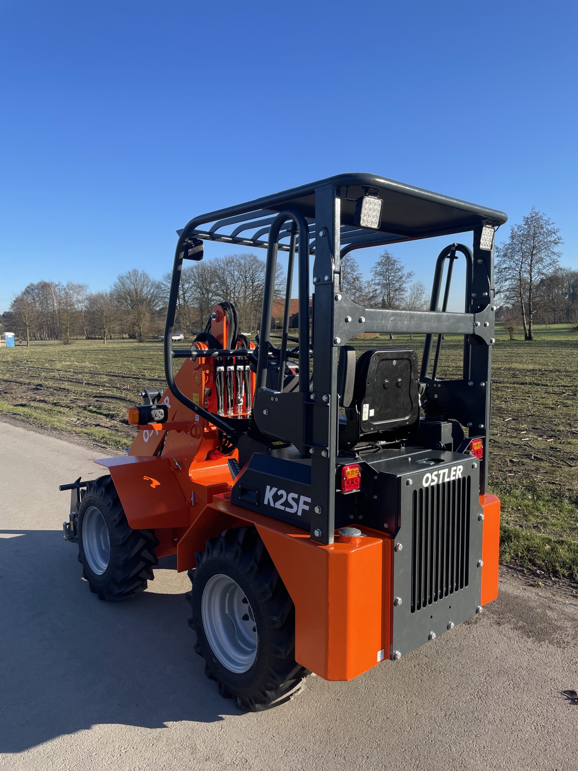 Lader K2TT mit Kranausleger