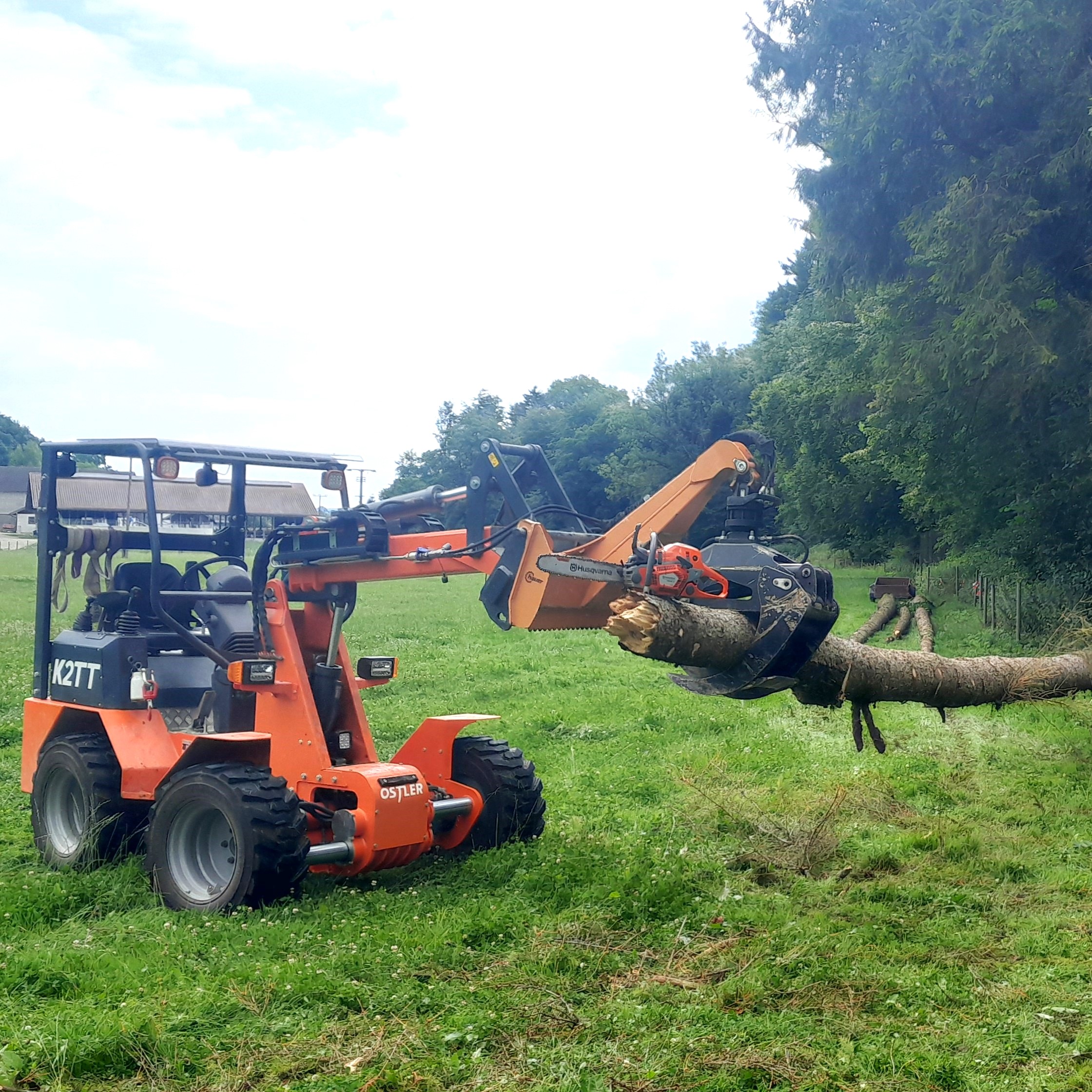 Lader K2TT mit Forstzange